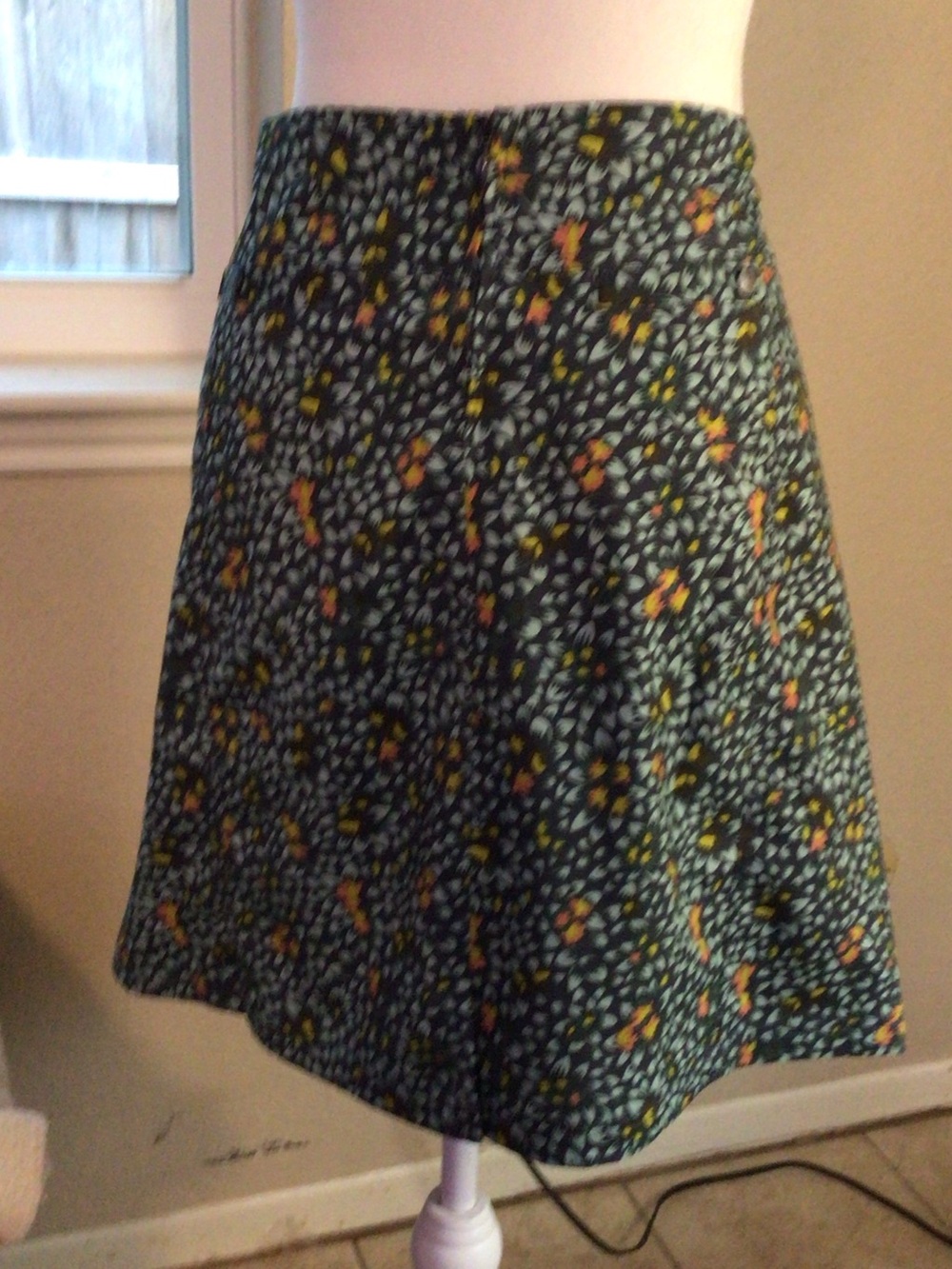 Royal Robbins Dark Green Floral Skort with Yellow Accents Size 16 - Picture 2 of 6